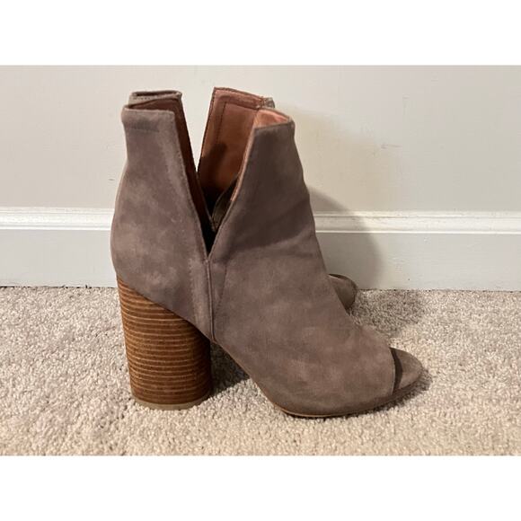 Jeffrey Campbell Oath Suede Peep-Toe Block Heel Ankle Booties Taupe Women's 9M - Picture 4 of 11
